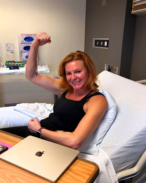 Katie Beth je tip 1 i prije oko mjesec dana je u Chicagu odradila transplataciju matičnih stanica. Danas više ne treba inzulin, ali je na spomenutom eksperimentalnom imunosupresivu.