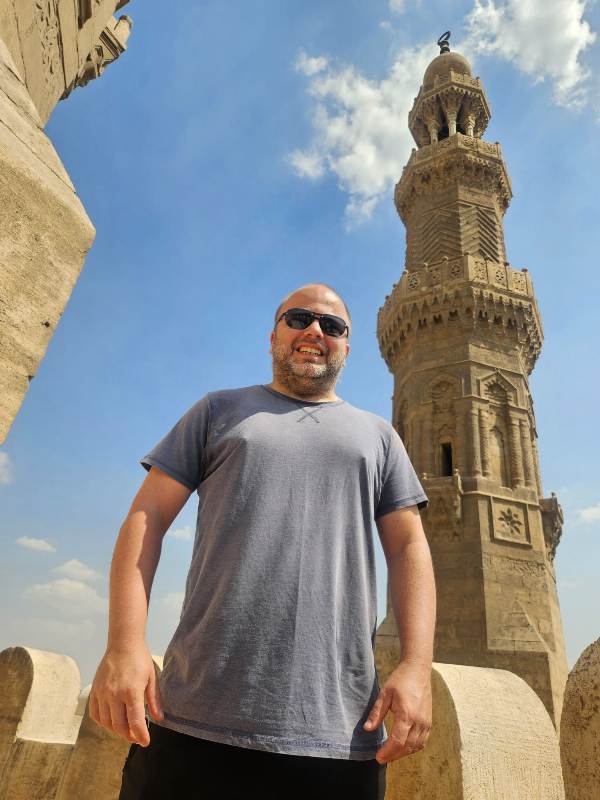 Kairo i jedan od mnogobrojnih minareta
